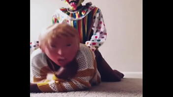 Gibby The Clown bangs l'emporte sur le double cascadeur Video